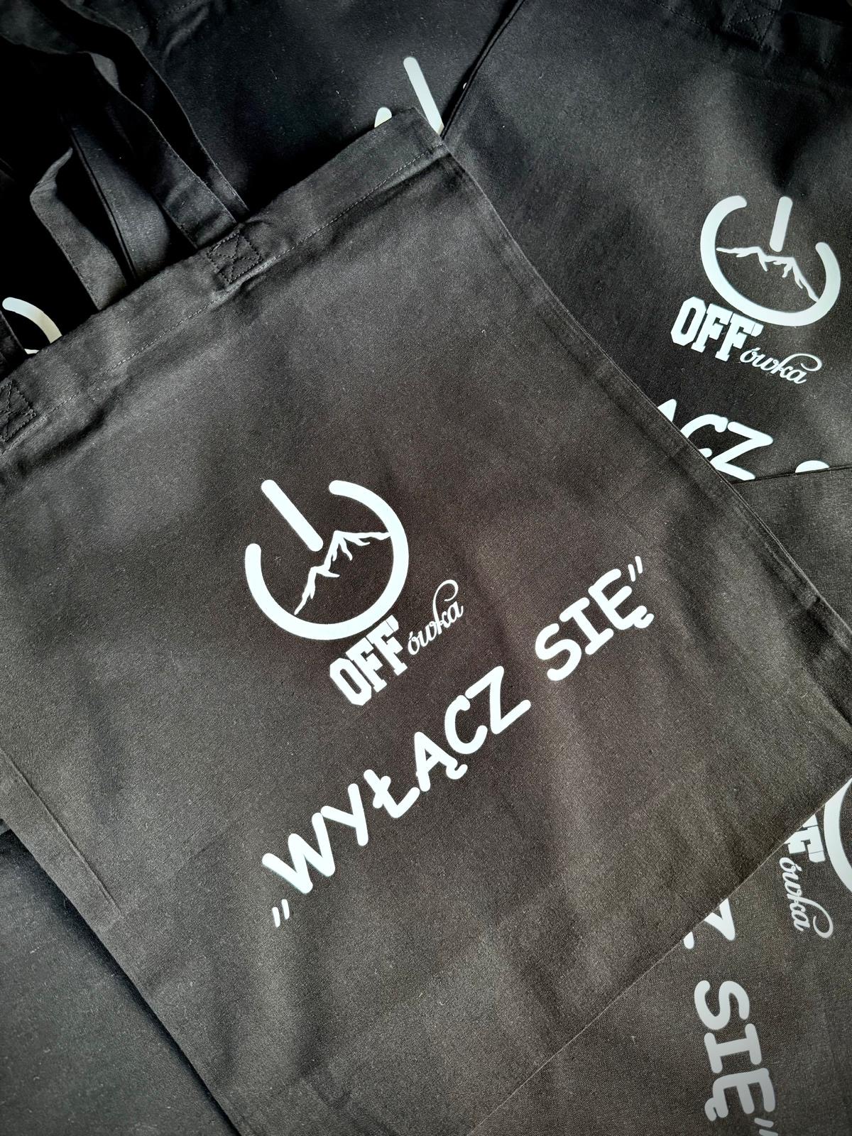 Produkcja odzieży z logo dla agencji reklamowych